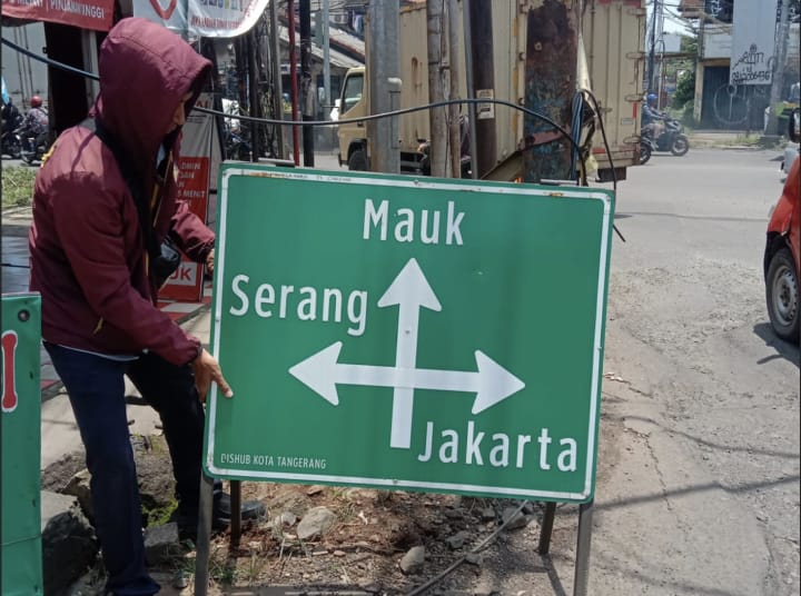 Arus Mudik Lebaran Mulai Padat, Sejumlah Ruas Jalan Kota Tangerang Dipasangi RPPJ