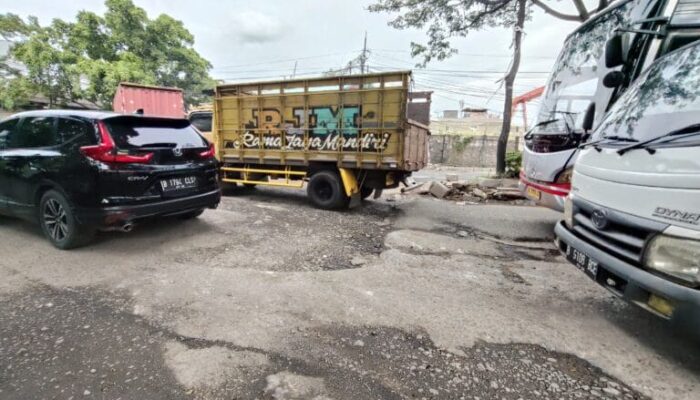 Jalan Halim Perdana Kusuma Jadi Neraka Jalan Raya di Kota Tangerang