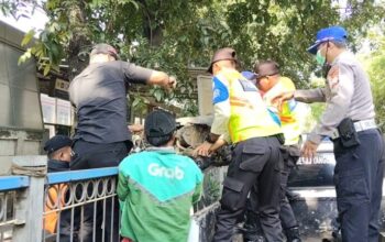 Naas, Pengendara Motor Tewas Diseruduk Kereta Api