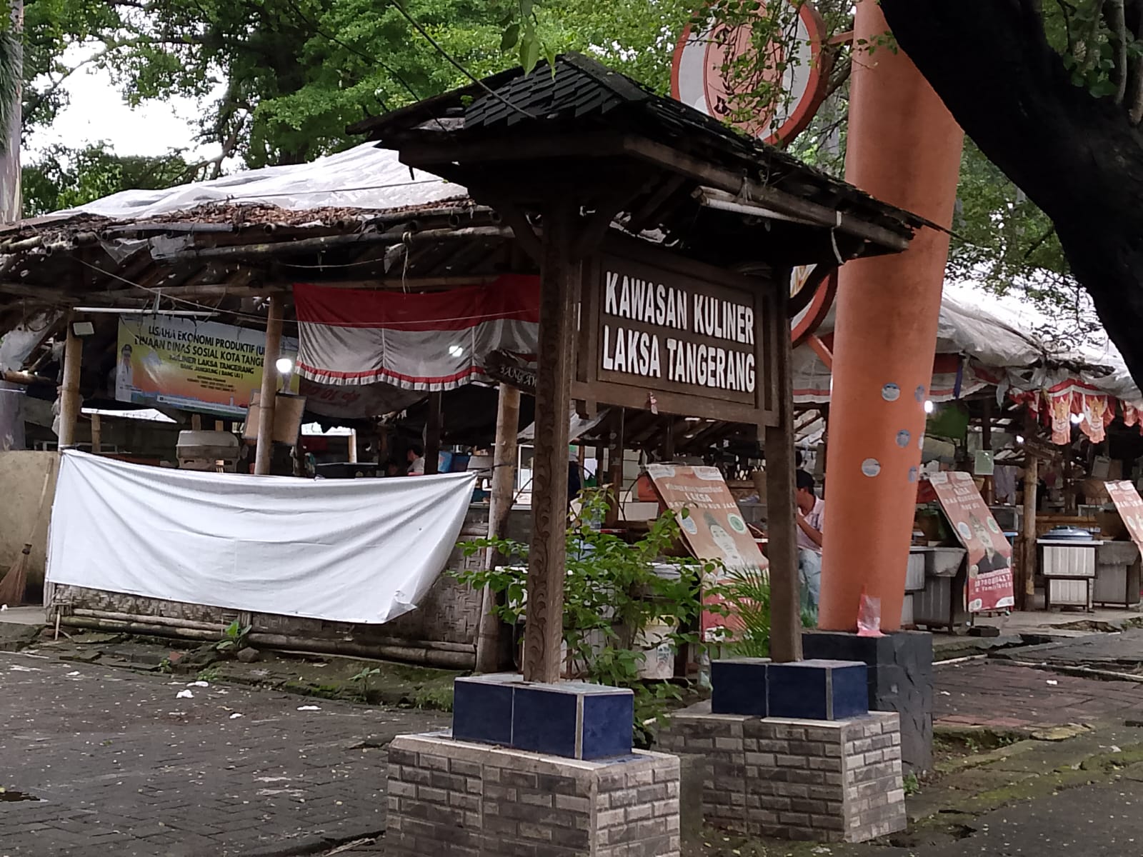 Tempat Makan Laksa Khas Tangerang Tak Nyaman Lagi
