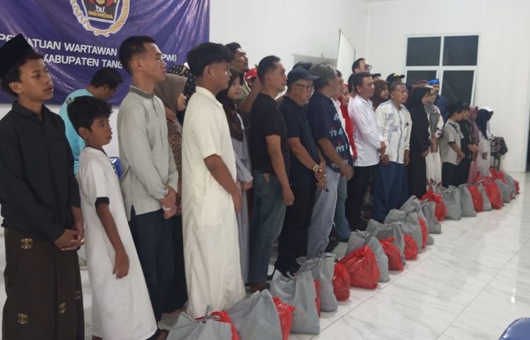 PWI Kabupaten Tangerang Buka Puasa Bersama Anak Yatim