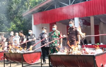 Kejari Kabupaten Tangerang Musnahkan Ribuan Bungkus Rokok Tanpa Cukai