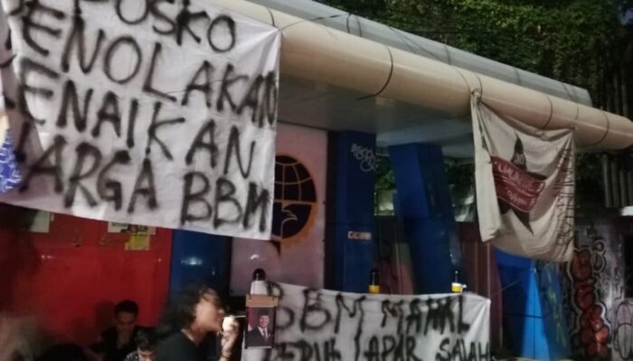 Kenaikan BBM Adalah Perampokan Terhadap Rakyat!