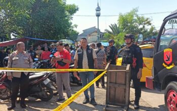 Tim Gegana Polda Banten Buka Kotak Misterius Berisi Bangkai Kucing