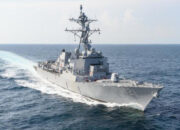 Diancam Rudal Iran, Dua Kapal Perang AS Ngacir dari Selat Hormuz