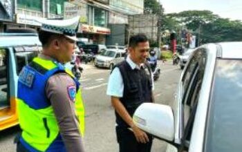Pengendara Panik Dihadang Petugas Samsat Cikokol Tangerang