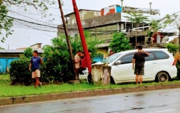 Disalip Vario, Avanza Ringsek Hantam Tiang PJU