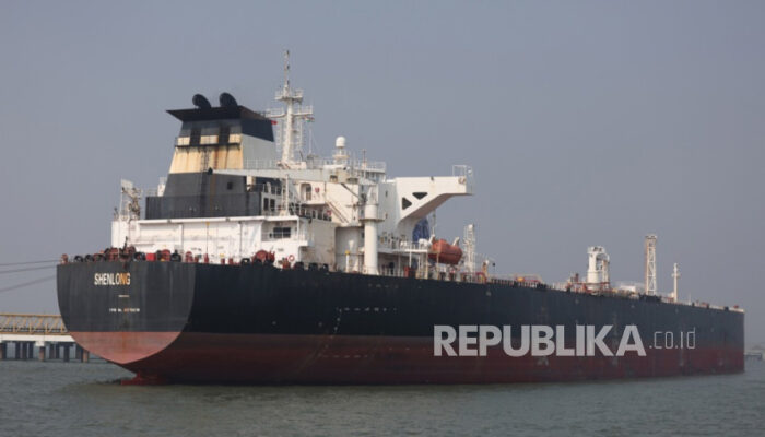 Kapal Cina Terobos Blokade AS di Selat Hormuz
