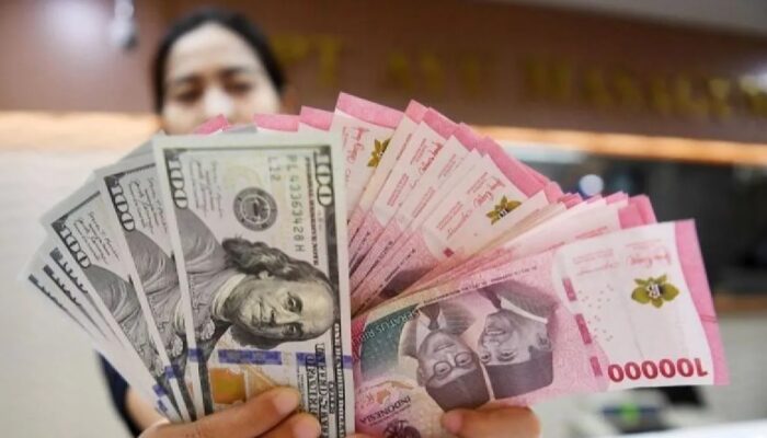 Rupiah Melemah Ditutup Rp17.000 per dolar AS