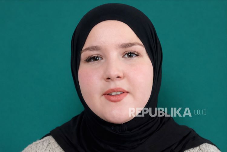 Vera Çelik, Perempuan Anggota Dewan Berhijab Pertama di Zurich Swiss