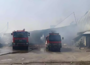 Pabrik dan Gudang di Teluknaga Tangerang Terbakar Hebat