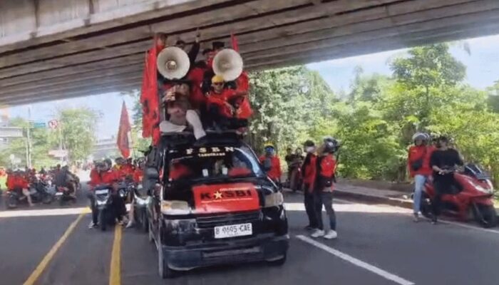 Tolak ke Monas, Ribuan Buruh Banten Tetap Suarakan Aspirasi ke DPR RI