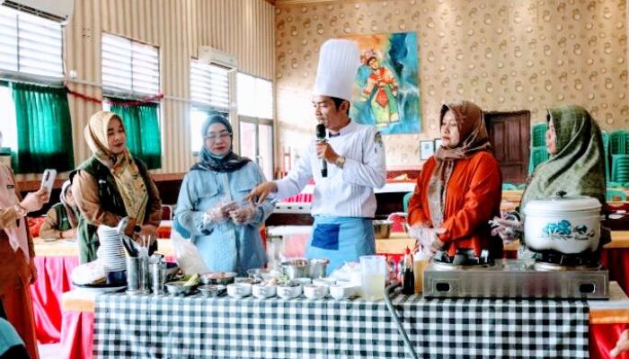 Orang Tua Siswa SMPN 1 Kota Tangerang Diajari Olah Pansat