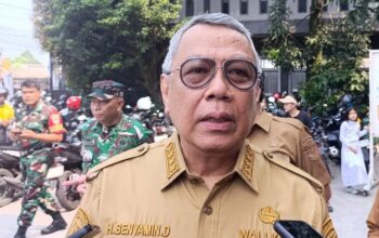 Wali Kota Tangsel Pastikan Seragam Gratis Cuma Buat Siswa Miskin
