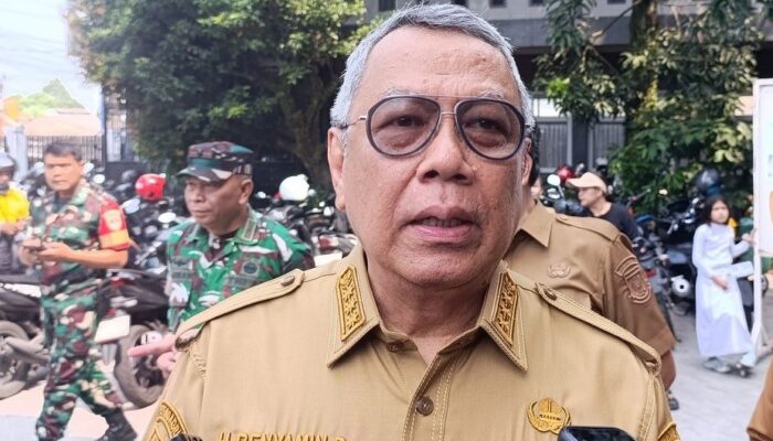Wali Kota Tangsel Pastikan Seragam Gratis Cuma Buat Siswa Miskin