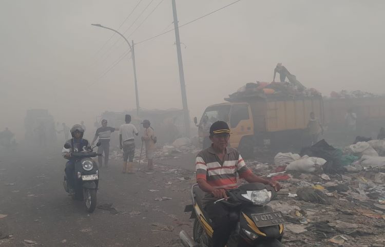 Polusi Udara Meluas Akibat Kebakaran TPA Jatiwaringin Tangerang