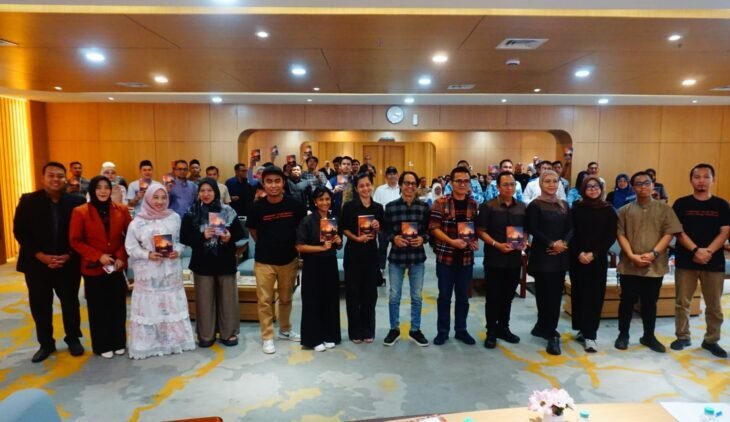 launching novel "di balik kotak suara"