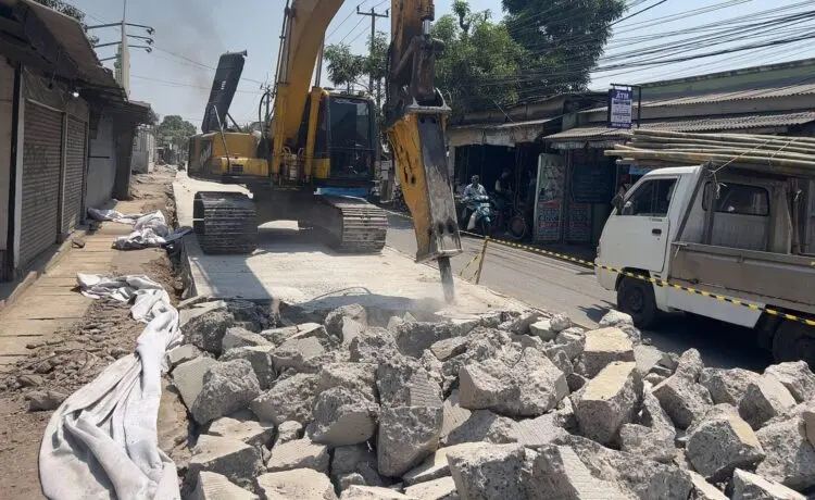 Proyek Jalan Pisangan Pakuhaji Tangerang Salahi Spesifikasi