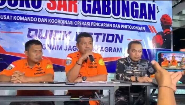 Tim SAR Temukan Jaket dan Pelampung saat Pencarian Wartawan Hilang di Selat Sunda